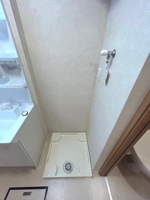 物件内観写真18　(洗濯機置場)