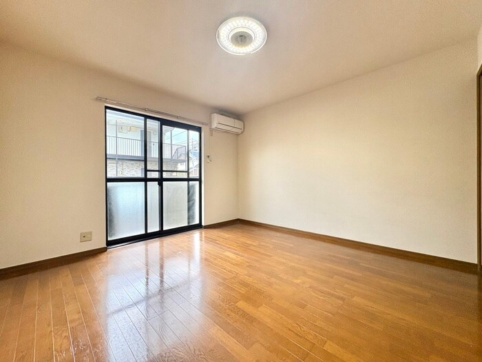 物件内観写真10　(居室)