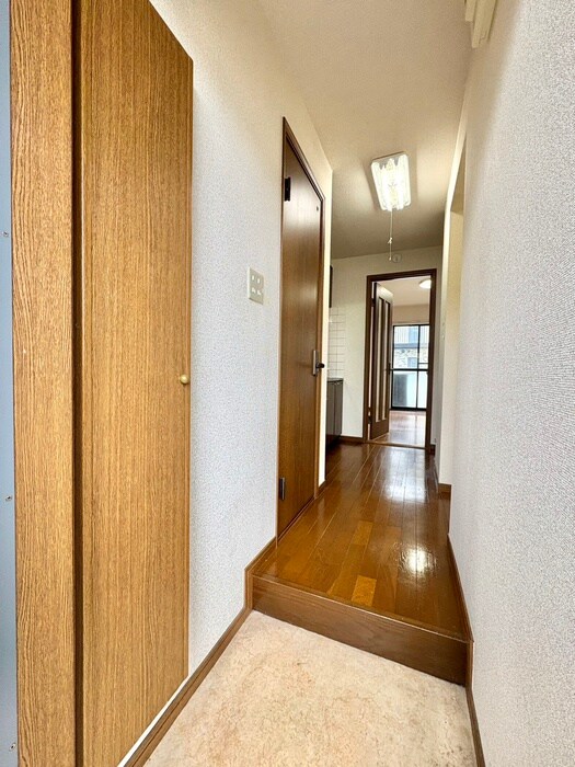 物件内観写真17　(廊下)