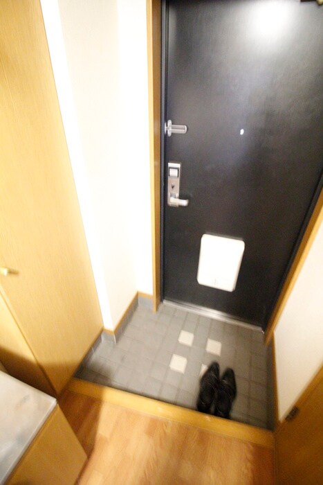 物件内観写真16　(玄関)