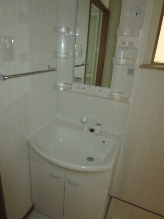 物件内観写真11　(洗面)