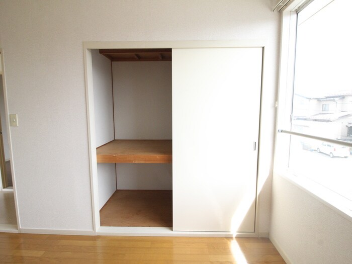 物件内観写真15　(収納)