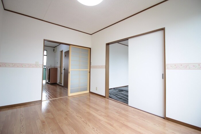 物件内観写真8　(居室)