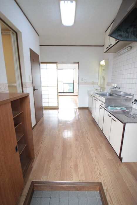 物件内観写真16　(玄関)