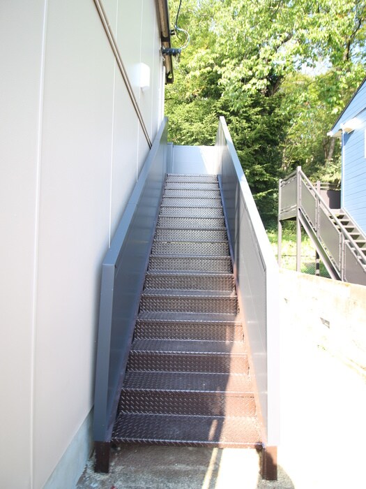 物件外観写真5　(エントランス部分)