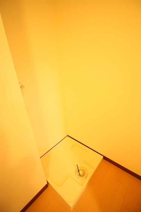 物件内観写真15　(洗濯機置場)