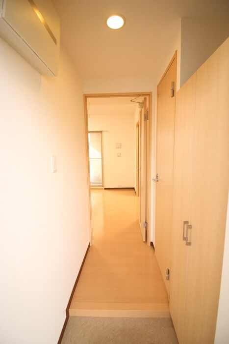 物件内観写真17　(玄関)