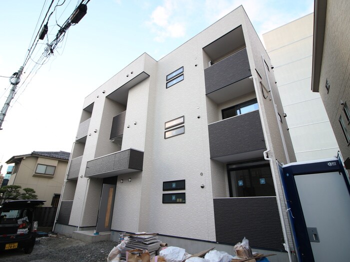 物件外観写真1　(建築中)