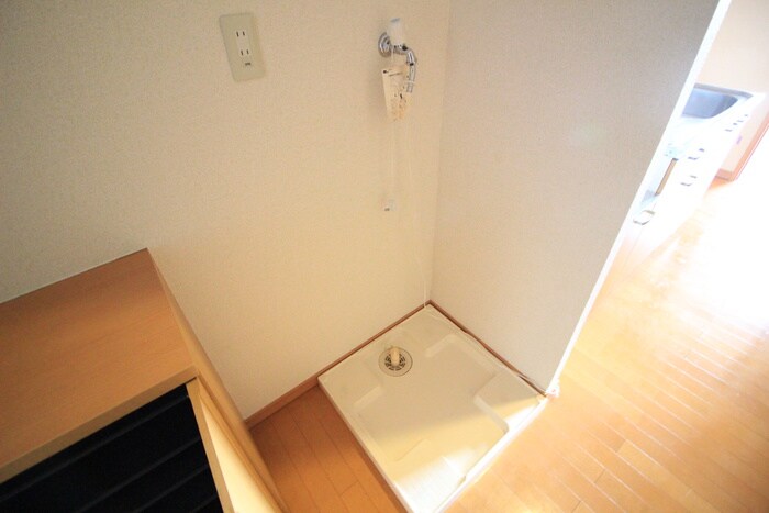 物件内観写真13　(洗濯機置場)