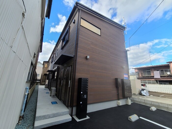 物件外観写真1　(外観写真)