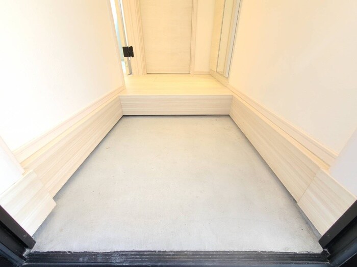 物件内観写真16　(玄関)