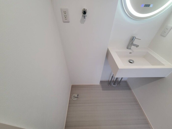 物件内観写真17　(洗濯機置場)