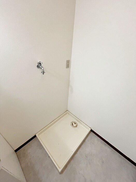 物件内観写真12　(洗濯機置場)