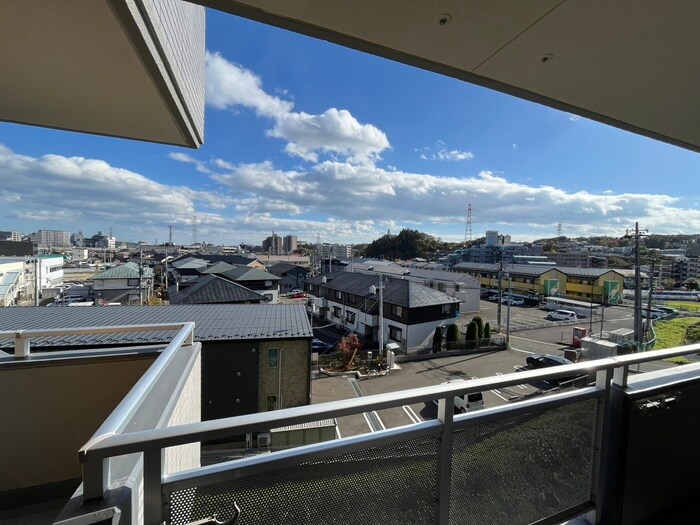 物件内観写真20　(室内からの展望)