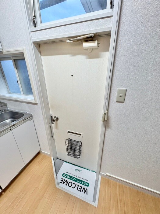 物件内観写真11　(玄関)