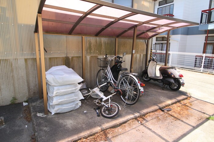 物件外観写真5　(駐輪場)