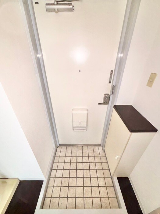 物件内観写真16　(玄関)