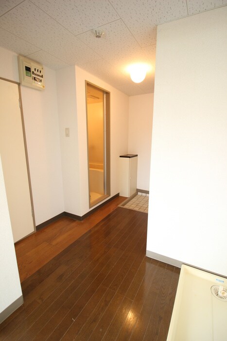 物件内観写真18　(廊下)