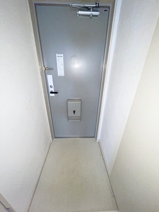 物件内観写真12　(玄関)
