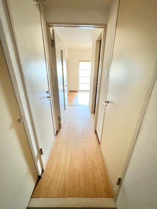 物件内観写真13　(廊下)