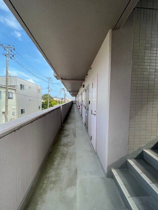 物件外観写真5　(エントランス部分)