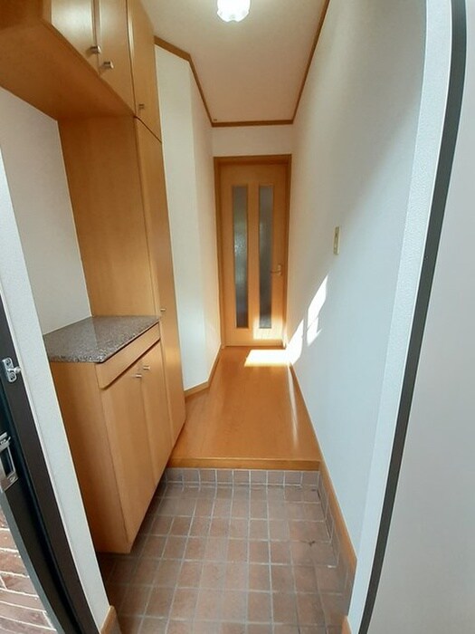 物件内観写真12　(玄関)