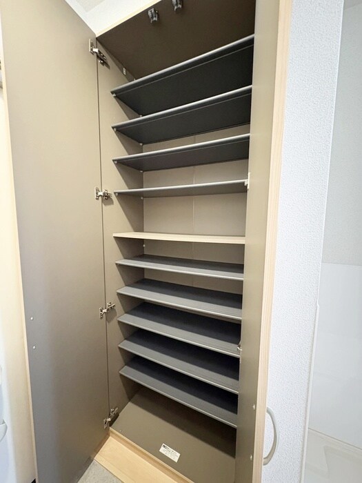 物件内観写真15　(靴箱)