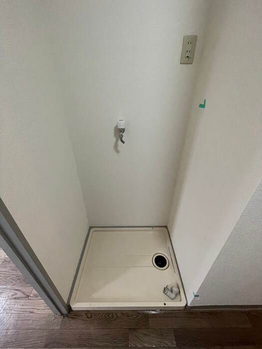 物件内観写真12　(洗濯機置場)