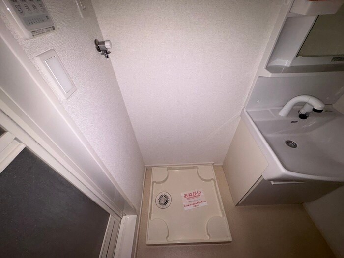 物件内観写真13　(洗濯機置場)