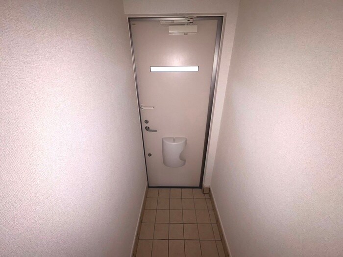 物件内観写真17　(玄関)