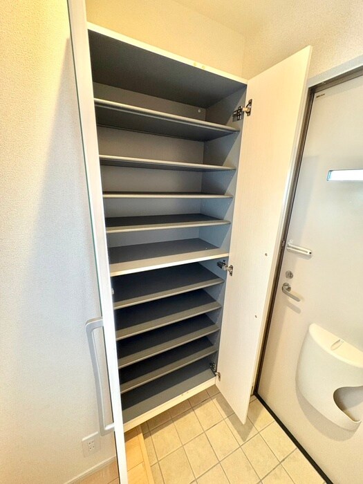 物件内観写真15　(靴箱)