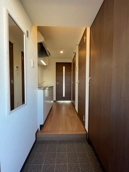 物件内観写真14　(玄関)