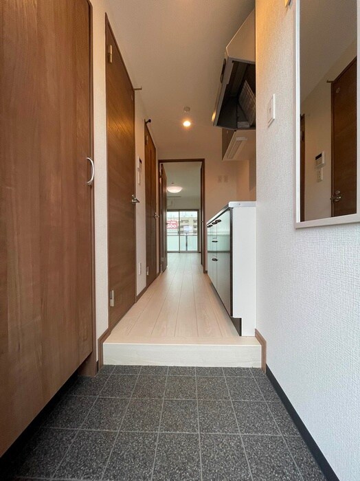 物件内観写真14　(廊下)