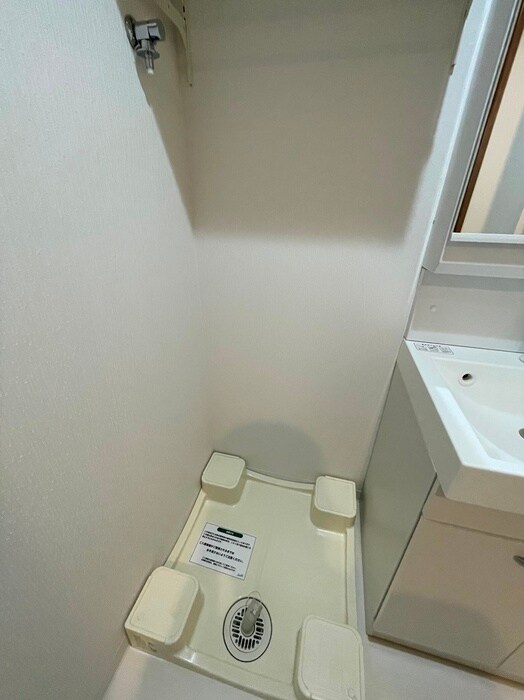 物件内観写真16　(洗濯機置場)