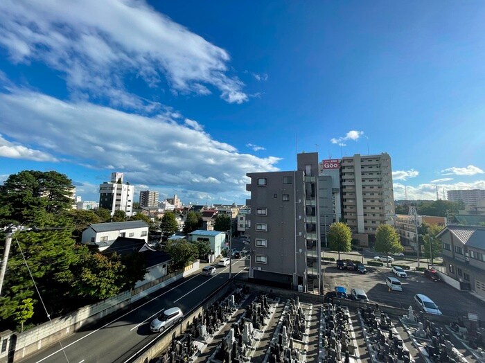 物件内観写真18　(室内からの展望)