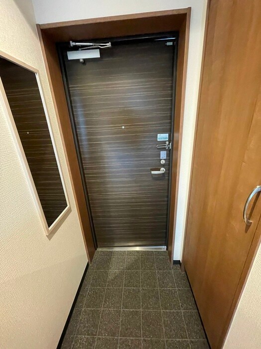 物件内観写真21　(玄関)