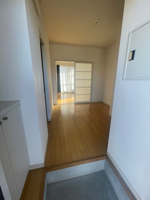 物件内観写真10　(玄関)