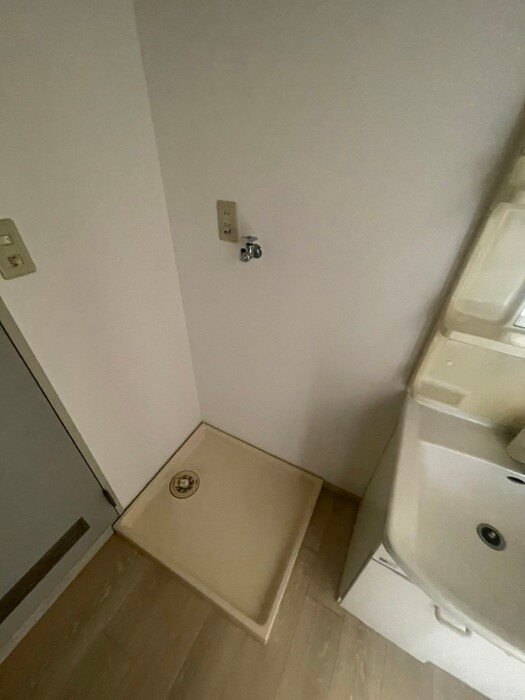 物件内観写真15　(洗濯機置場)