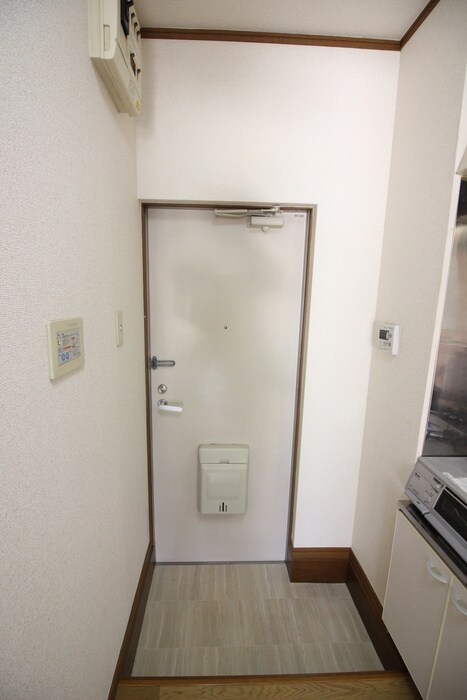物件内観写真17　(玄関)