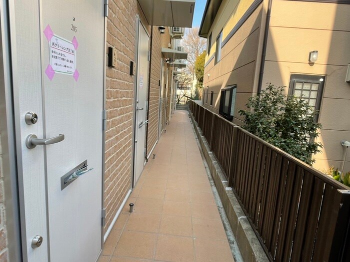 物件外観写真3　(エントランス部分)