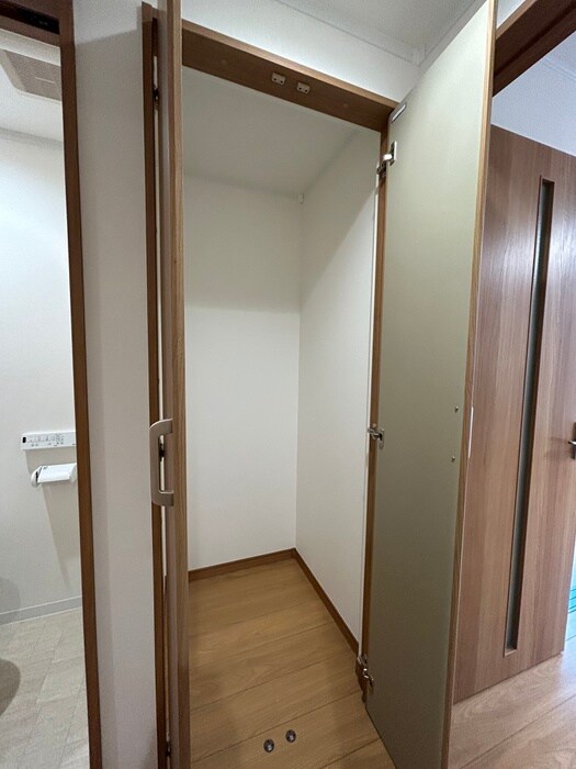 物件内観写真11　(収納)