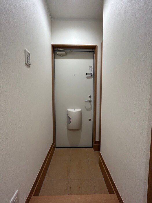 物件内観写真17　(玄関)
