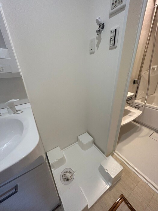 物件内観写真13　(洗濯機置場)