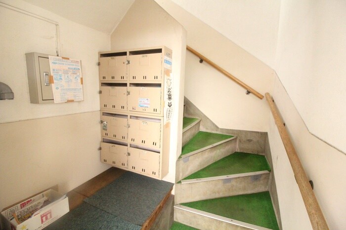 物件外観写真5　(エントランス部分)