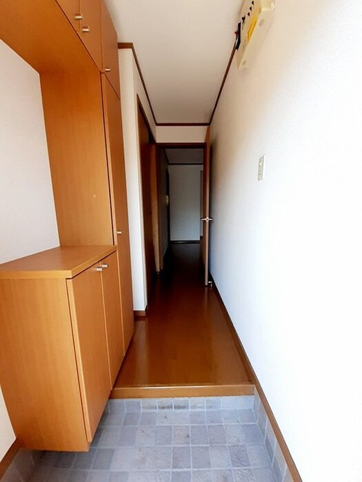 物件内観写真12　(玄関)