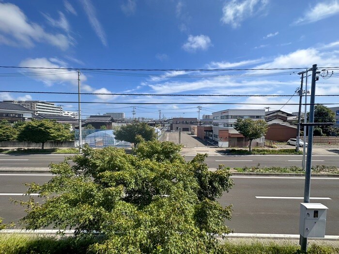 物件内観写真22　(室内からの展望)