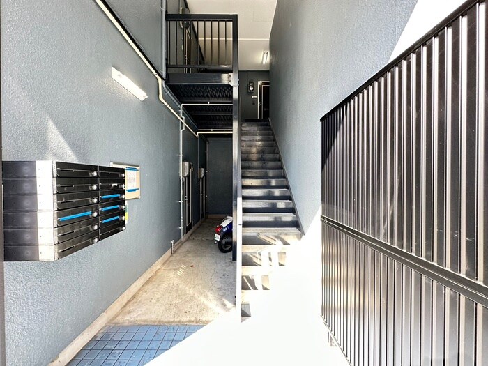 物件外観写真4　(エントランス部分)