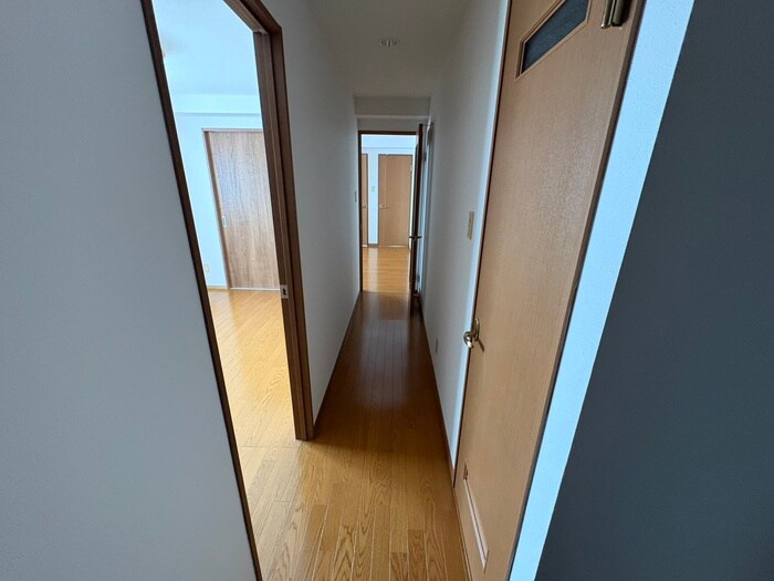 物件内観写真16　(廊下)