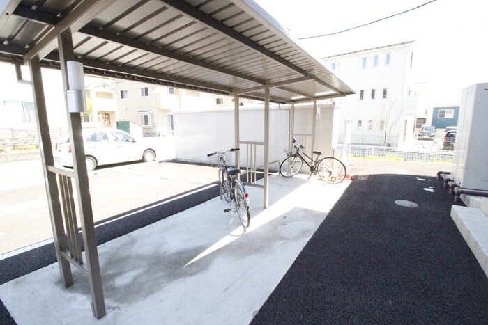 物件外観写真5　(駐輪場)