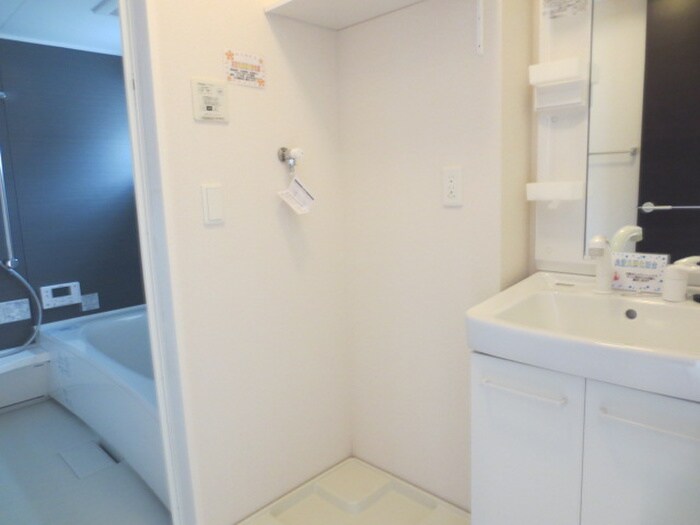 物件内観写真13　(洗濯機置場)